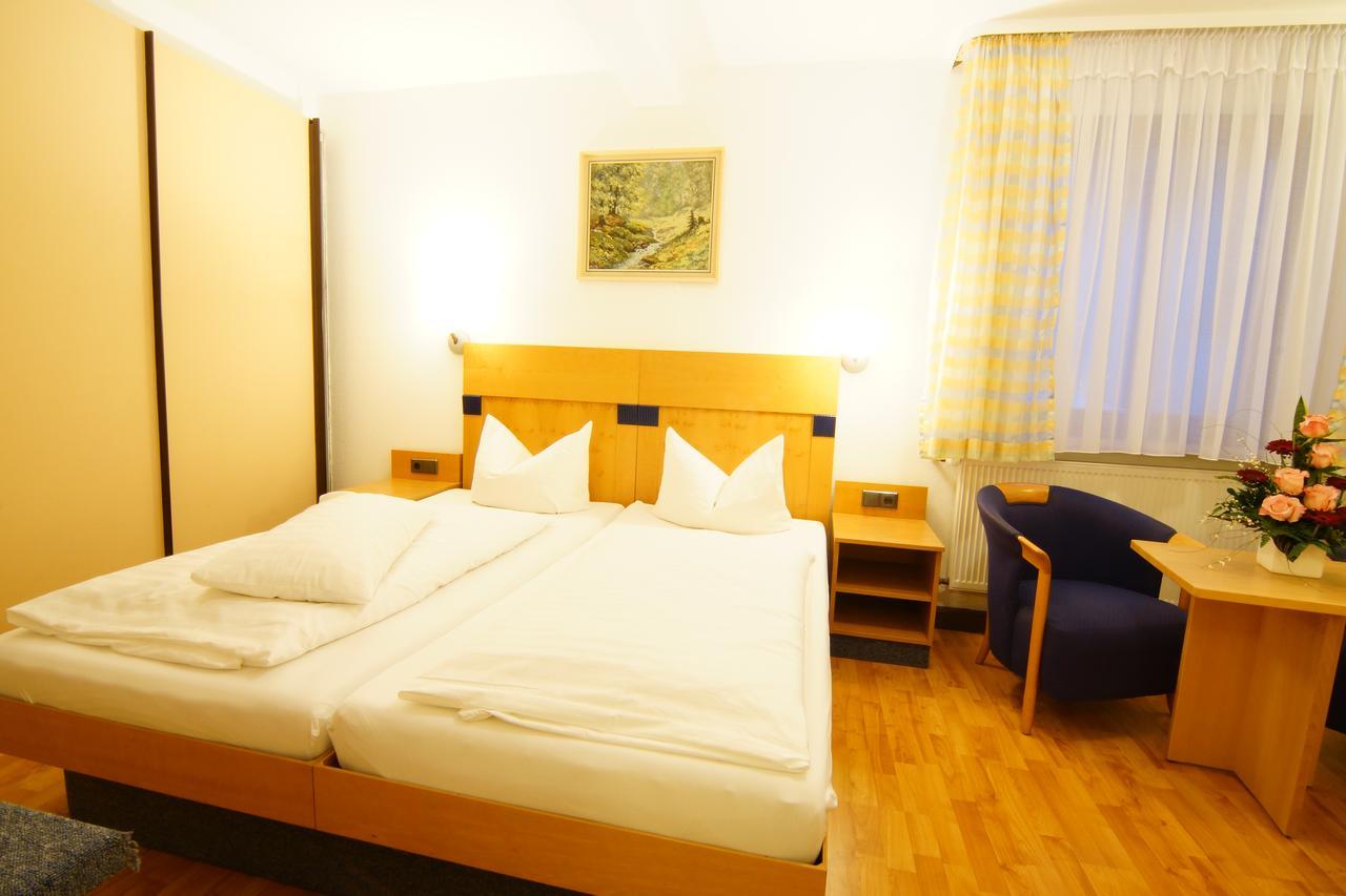 Hotel Spitzenpfeil Michelau in Oberfranken エクステリア 写真