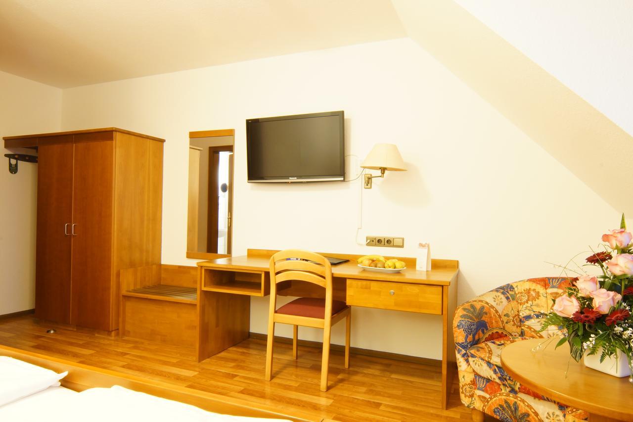 Hotel Spitzenpfeil Michelau in Oberfranken エクステリア 写真